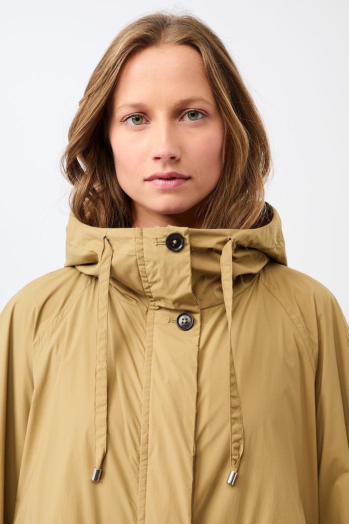 Modische Kapuzenjacke mit großen Taschen (Breeze)