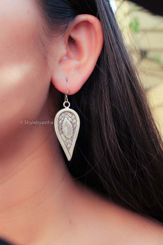 Adya Dual Leaf Quirky Earrings