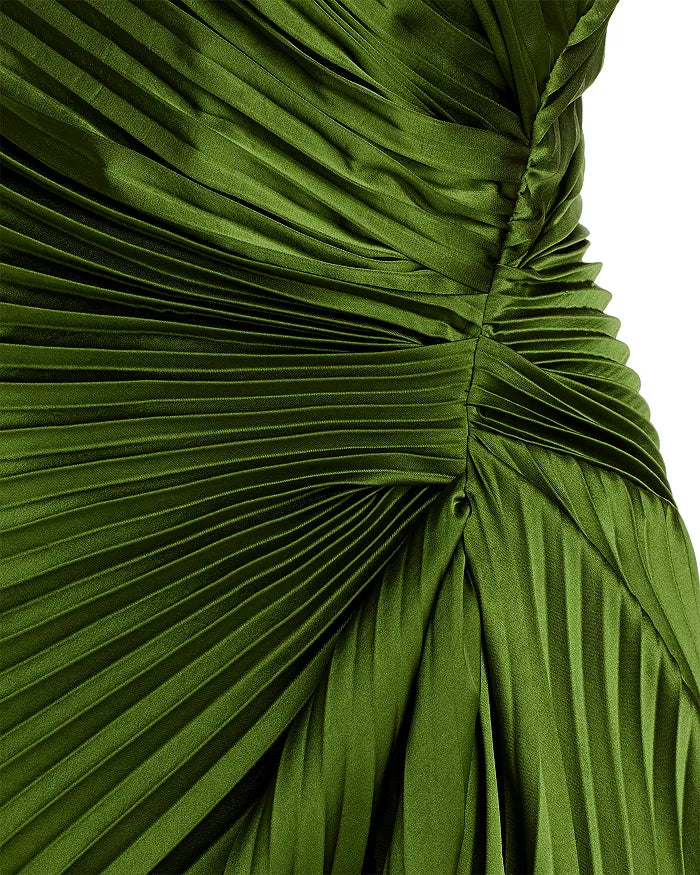 Aurelia – One-Shoulder Pleated Dress 🖤