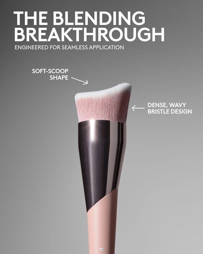 Fluid Flex Foundation Brush 165
