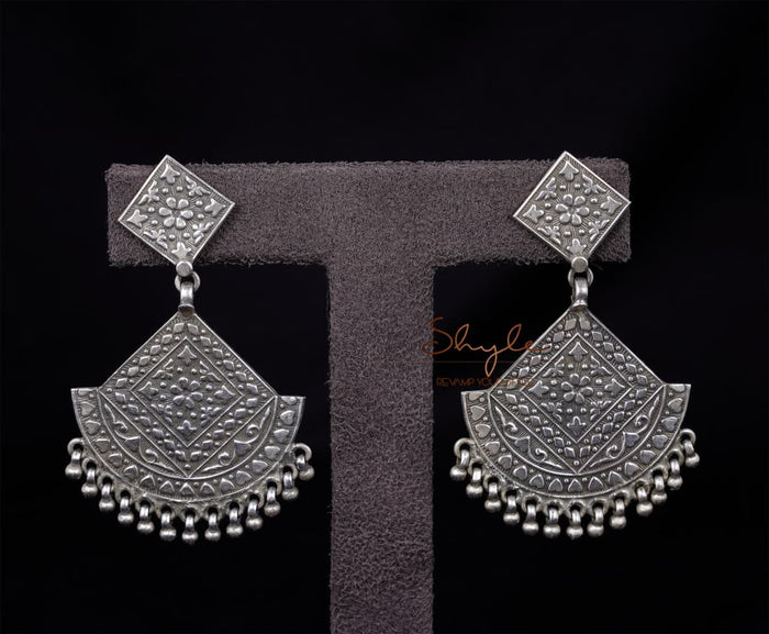 Mizoya Intricate Classic Earrings front