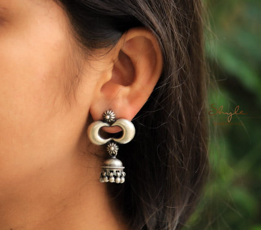 Moh Fine Embossed Motif Jhumki