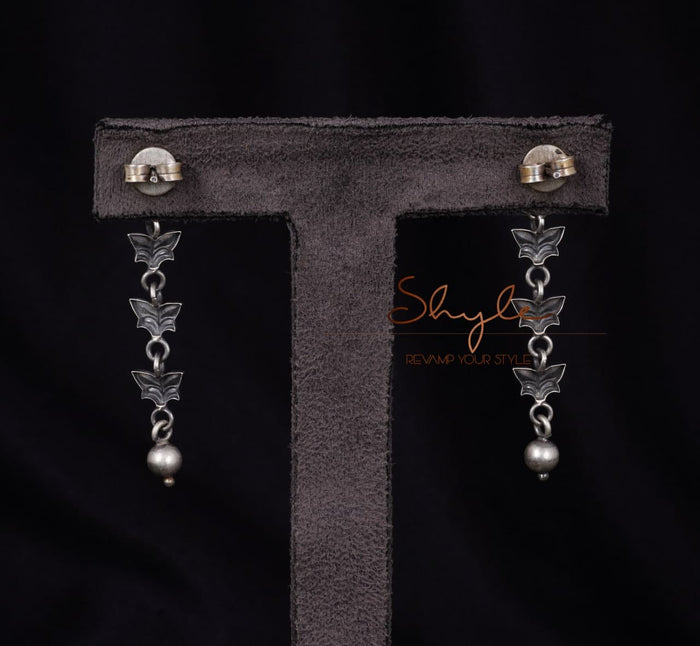 Moh fine Petal Layer Earrings back