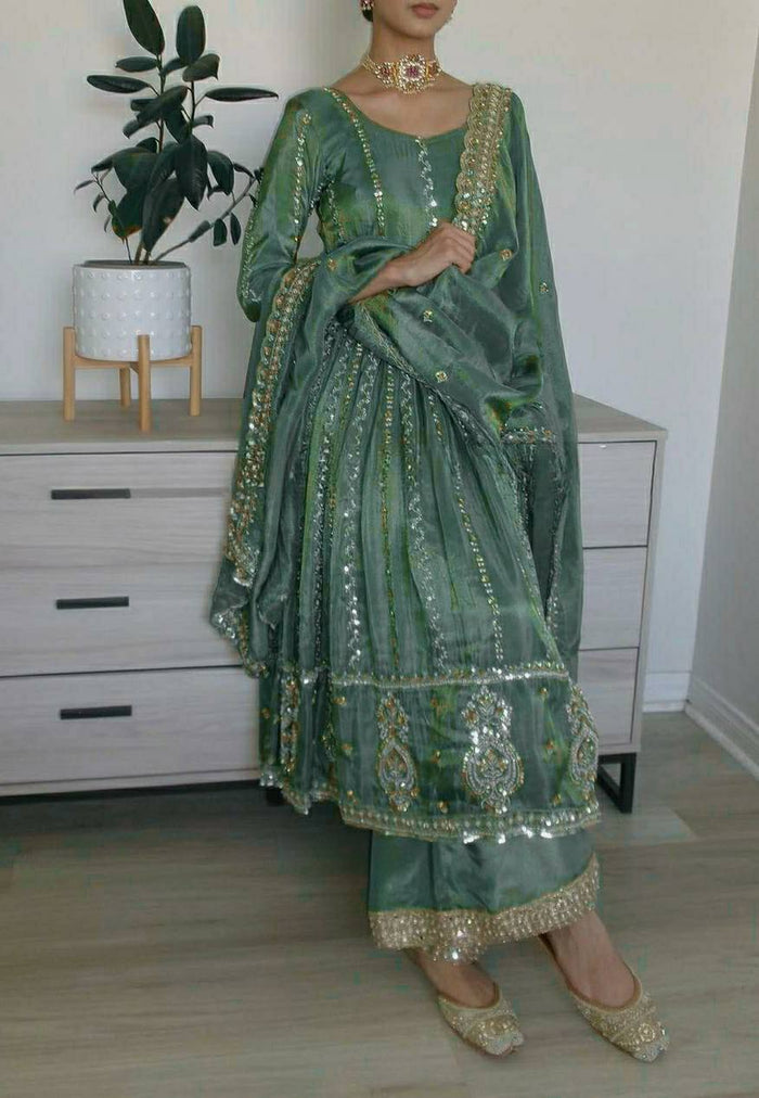 Sparkling Serenity: The Perfect Ensemble